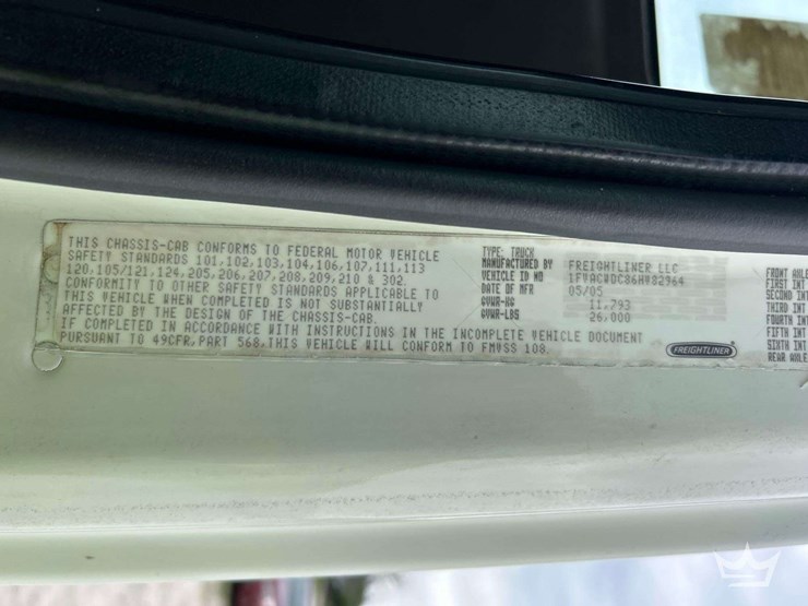 2006-freightliner-m2-106-image-5