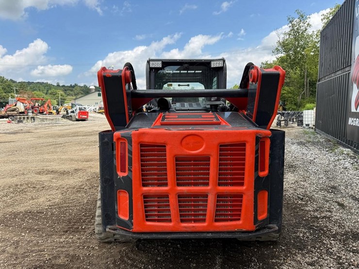 2023-kubota-svl97-2-image-3