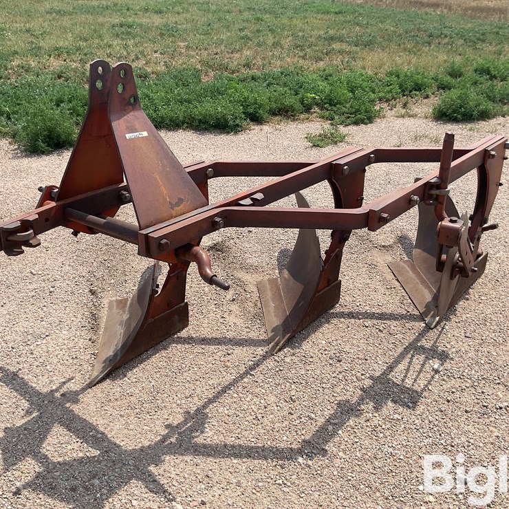 Ford 10 3-Bottom Plow