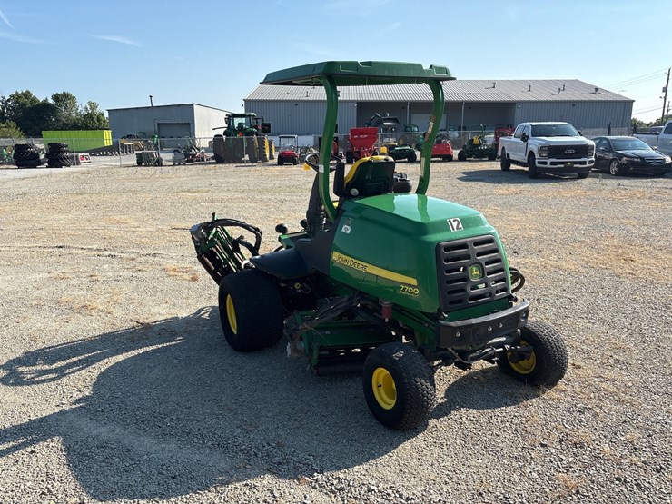 2011-john-deere-7700-image-7