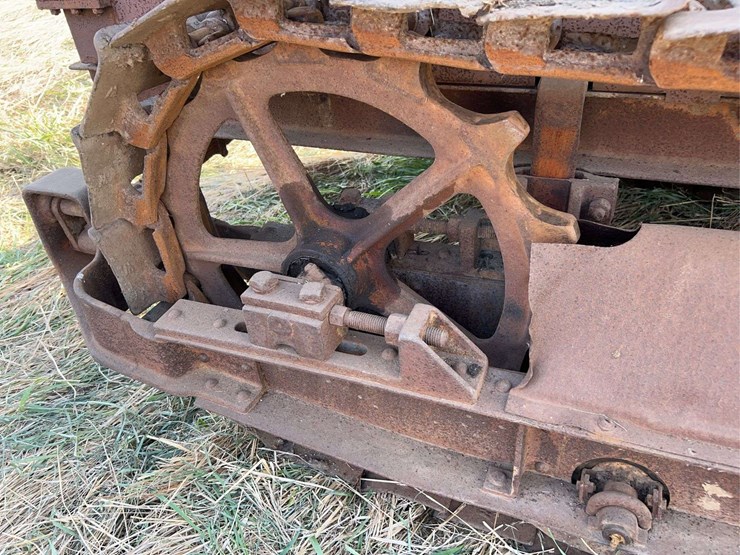 cletrac-model-k-crawler-image-44