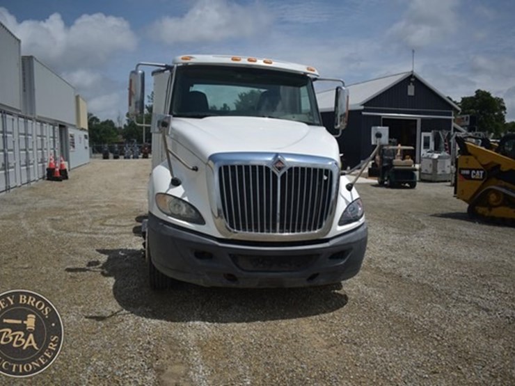 2014-international-prostar-image-92