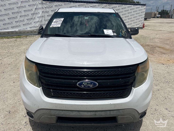 2014-ford-explorer-image-27