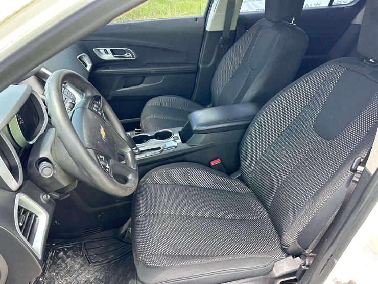 2017-chevrolet-equinox-image-17