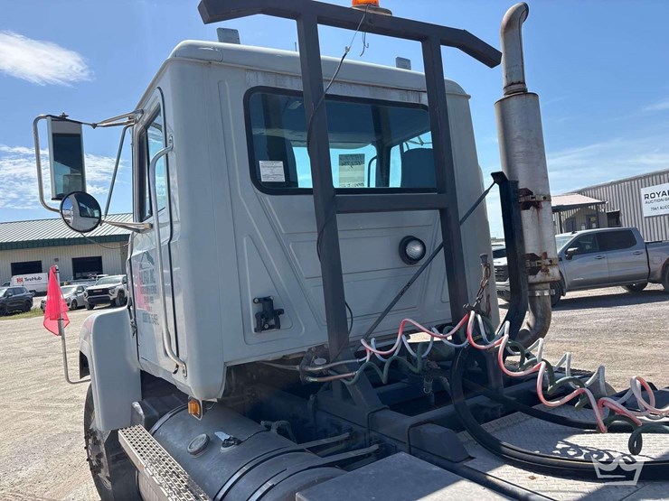 1997-mack-ch613-image-28