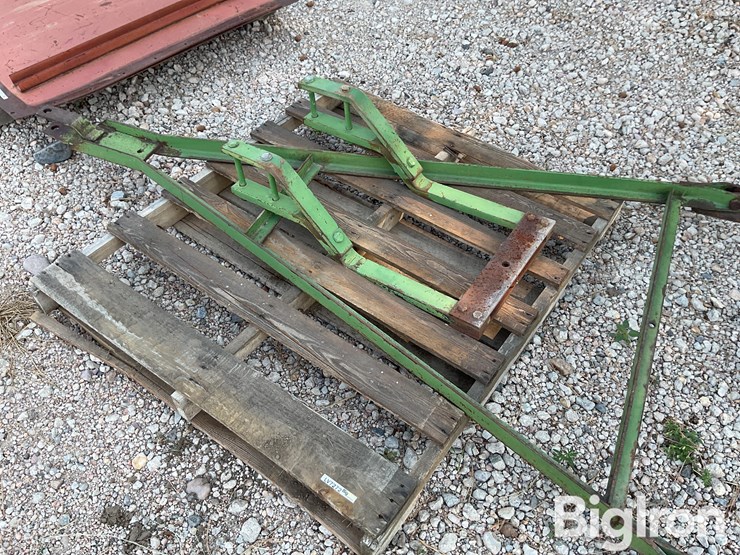 john-deere-drill-hitch-image-1