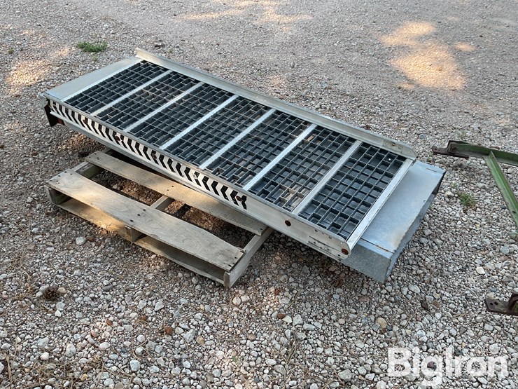 aluminum-trailer-ramp-image-5