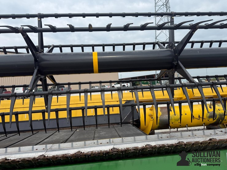 new-holland-880cf-35-image-16