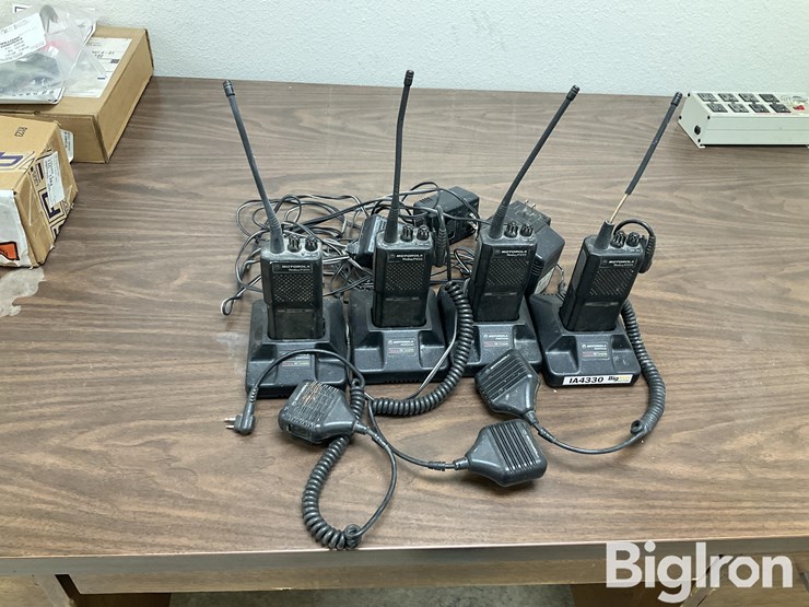 2-way-radio-image-2