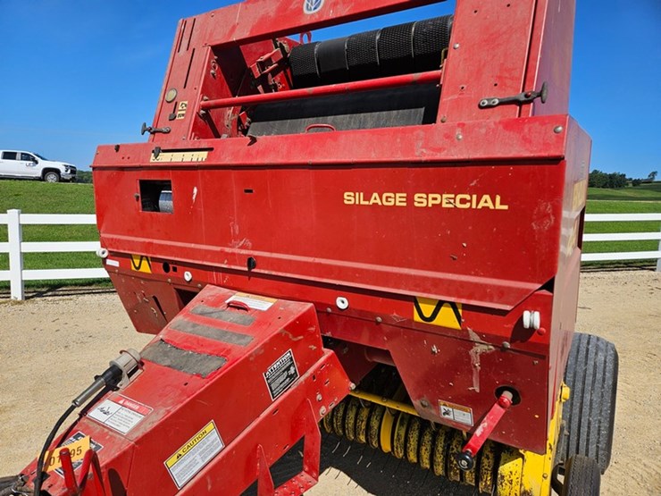 new-holland-644-image-10
