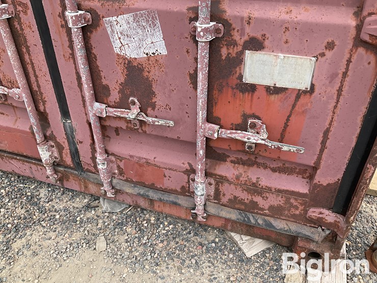 40'-shipping-container-image-16