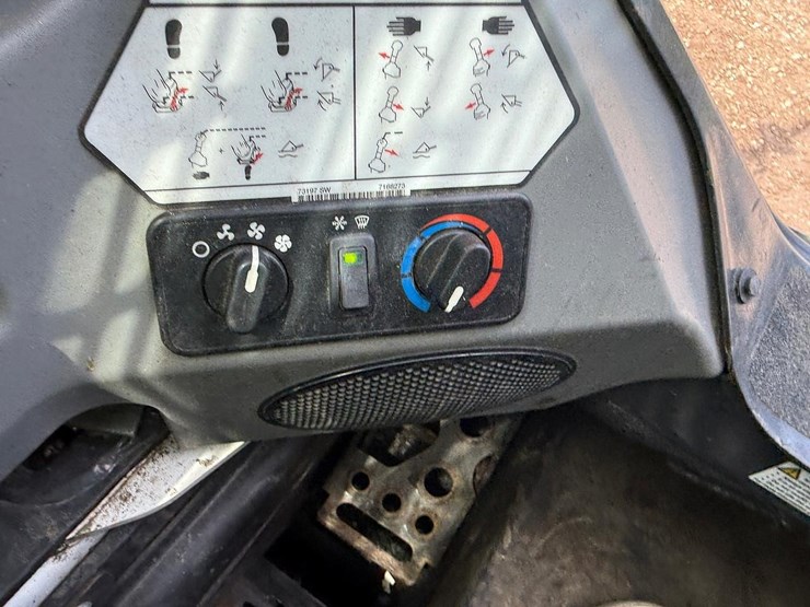 2024-bobcat-s770-image-24