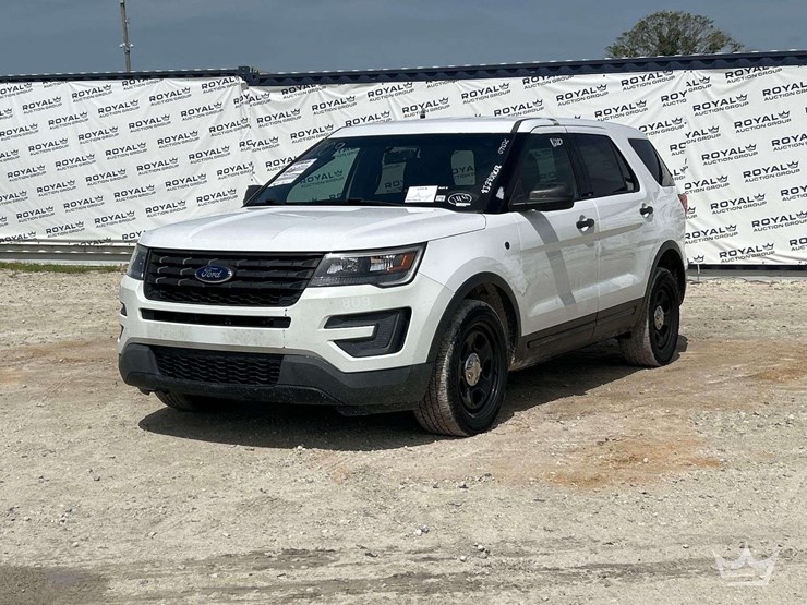 2016-ford-explorer-image-1