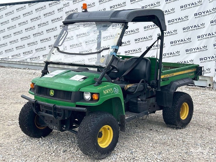 2016-john-deere-gator-image-1