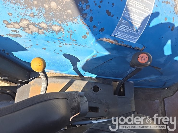 new-holland-3930-image-30