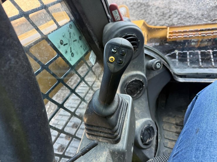2019-caterpillar-289d3-image-25