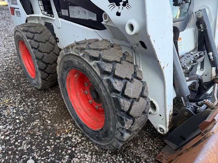2017-bobcat-s570-image-12