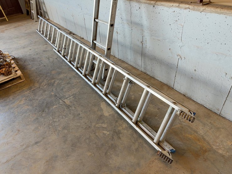 werner-26'-aluminum-extension-ladder-image-2