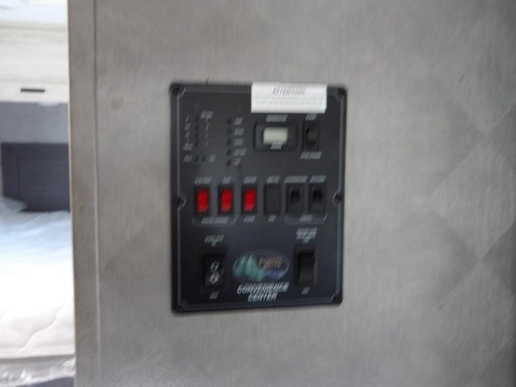 2021-ford-e450-image-61