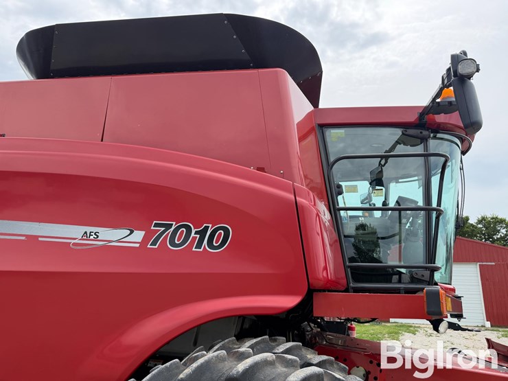 2008-case-ih-7010-image-16