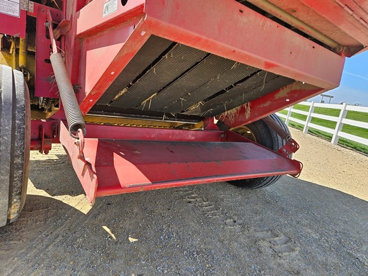 new-holland-644-image-20
