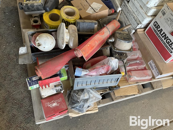first-aid-kits,-caution-tape,-trailer-lights-image-9