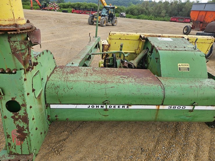 john-deere-3800-image-22