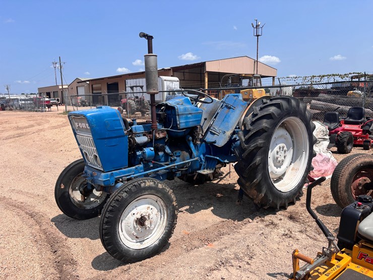 ford-tractor-image-1