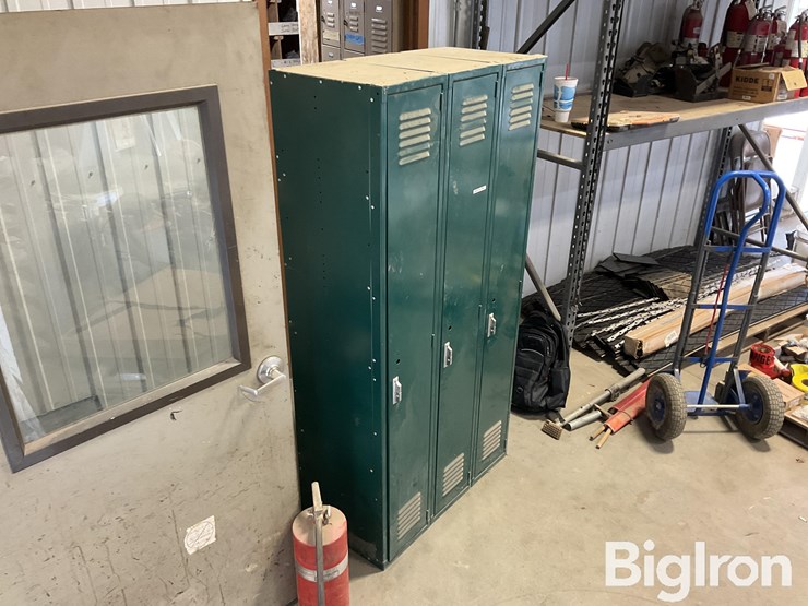 3-connected-lockers-image-4