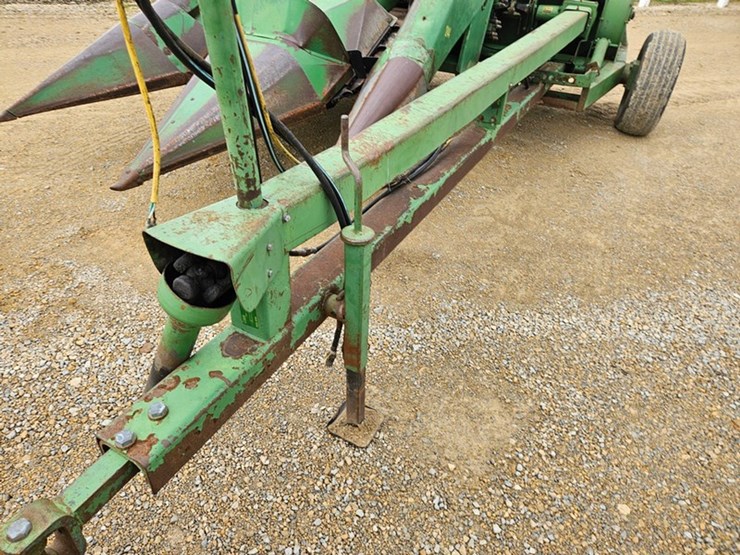 john-deere-3800-image-11