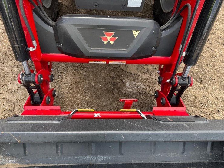 2020-massey-ferguson-4710-image-10