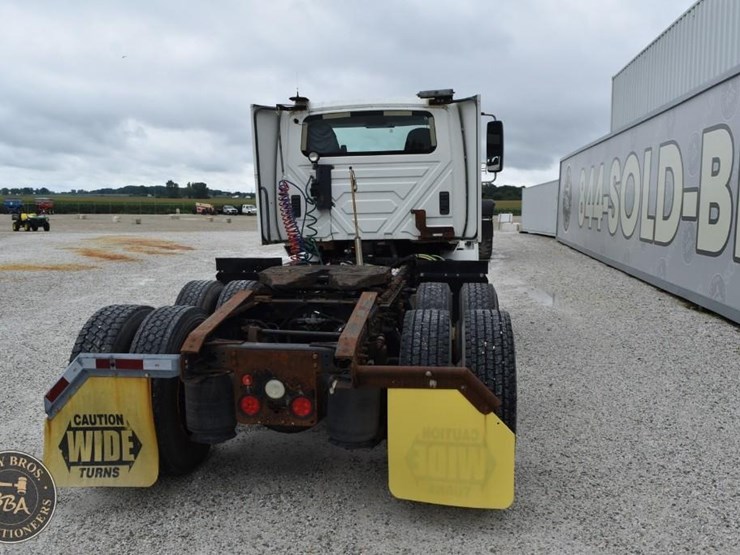 2014-international-prostar-image-14