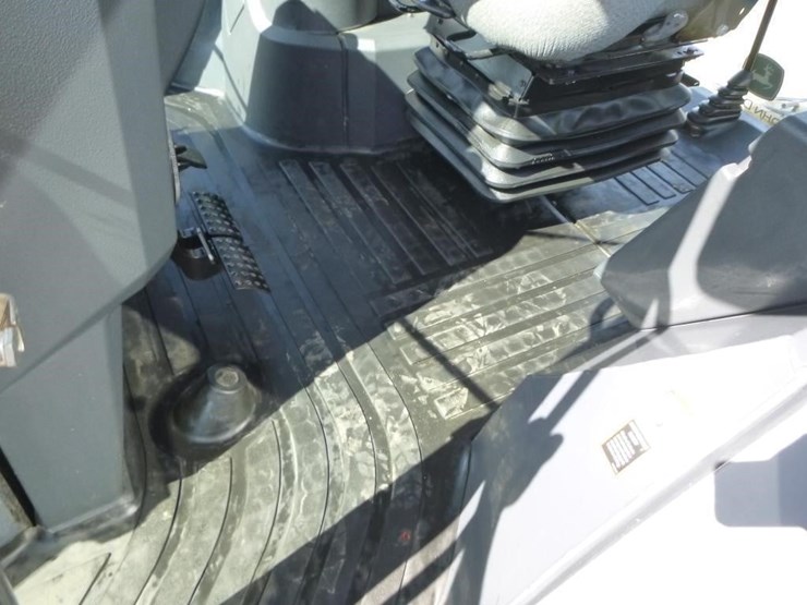 2020-deere-410sg-image-27
