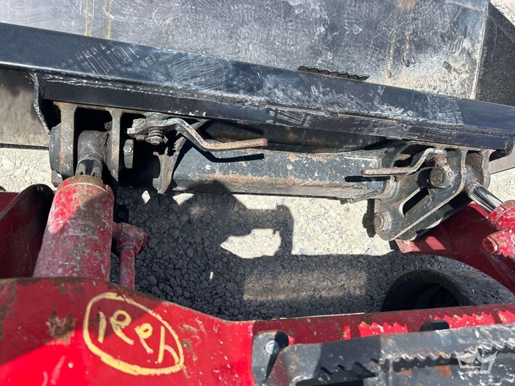 takeuchi-tl12r2-image-10