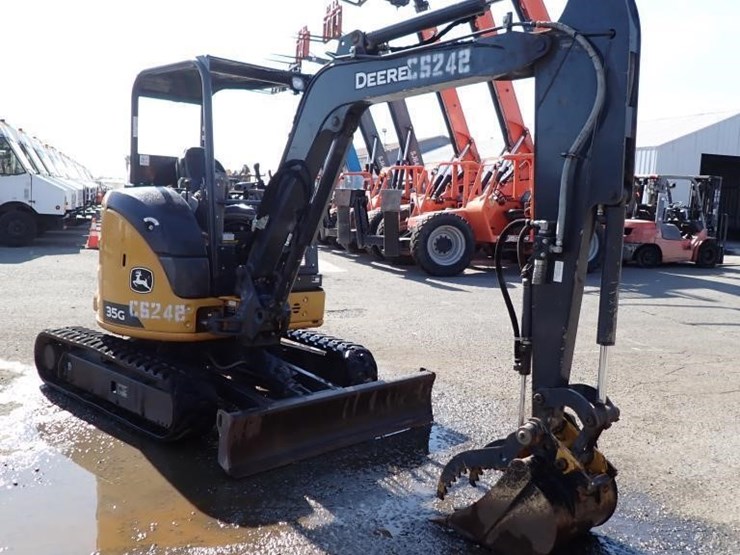 2023-deere-35g-image-2
