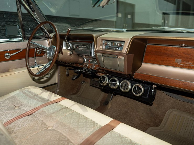 #111-•-1962-lincoln-continental-sedan-image-87