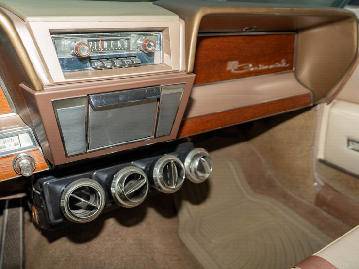 #111-•-1962-lincoln-continental-sedan-image-61