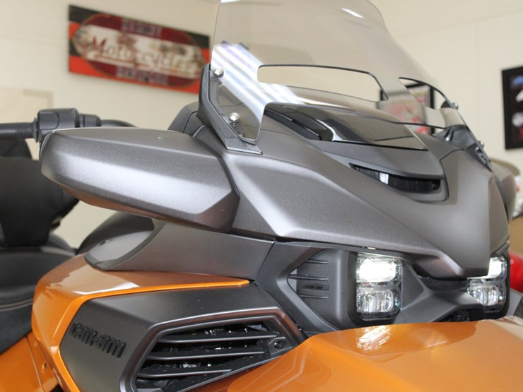 #148-•-offered-at-no-reserve-|-2024-can-am-spyder-f3-limited-image-7