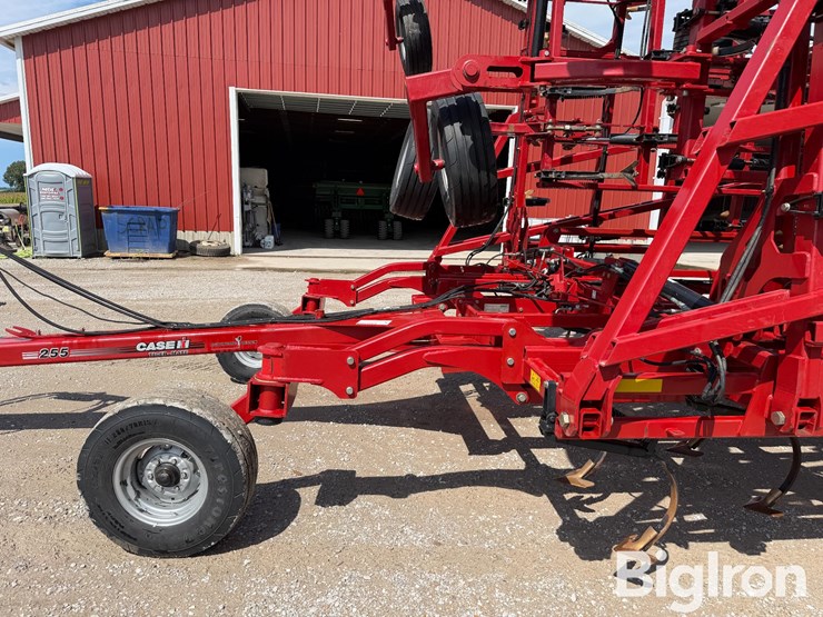 2018-case-ih-255-image-11