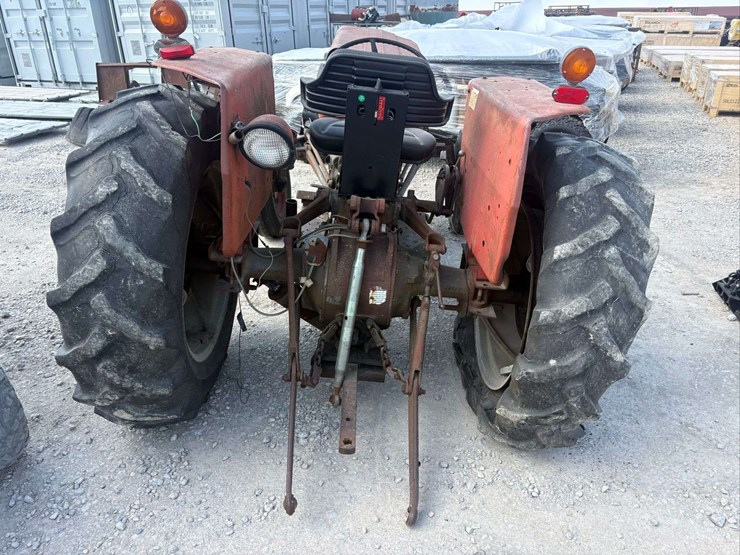 massey-ferguson-135-image-10