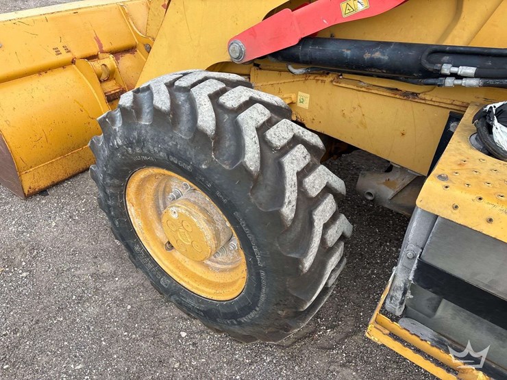 2013-caterpillar-430f-image-16