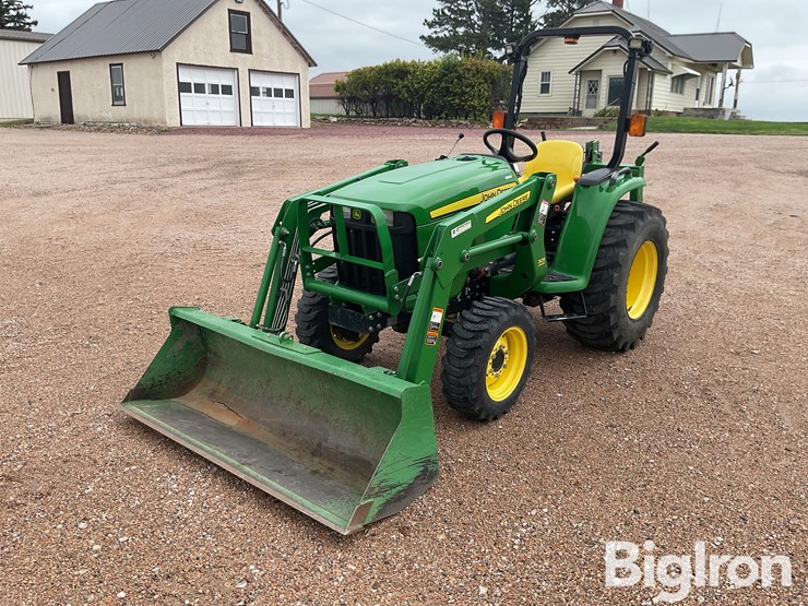 2013-john-deere-3032e-image-1
