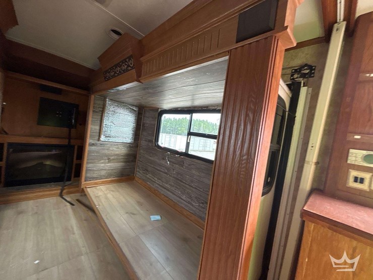 2012-keystone-montana-5th-wheel-t/a-travel-trailer-image-13