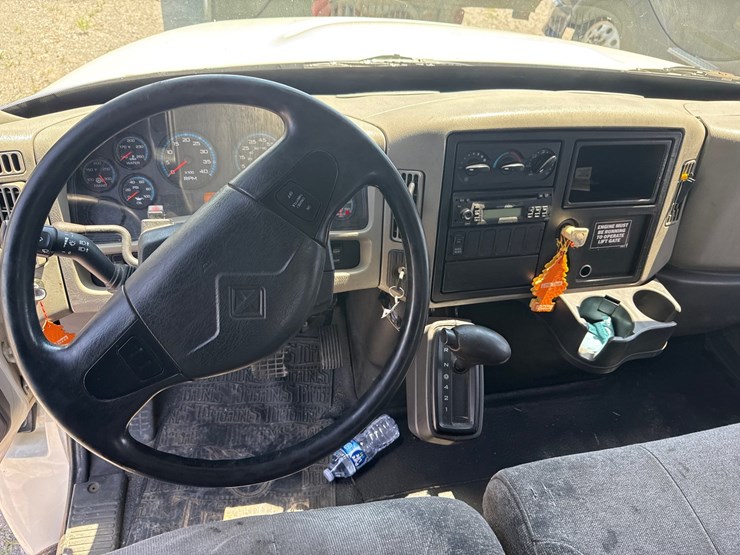 2008-international-durastar-4300-image-22