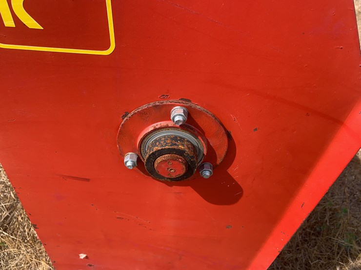 farm-king-snowblower-image-16