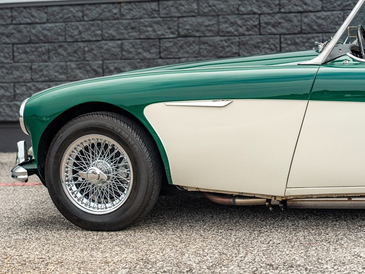 #108-•-offered-at-no-reserve-|-1961-austin-healey-3000-mark-i-image-9