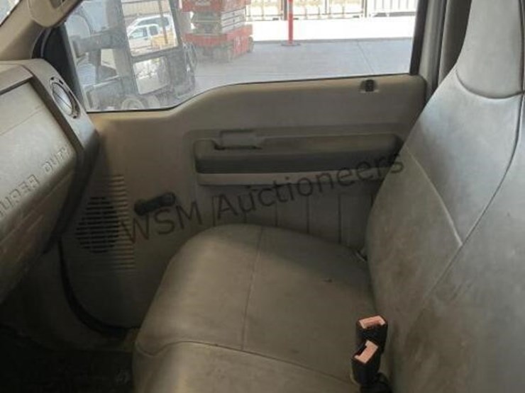 2008-ford-f550-image-24