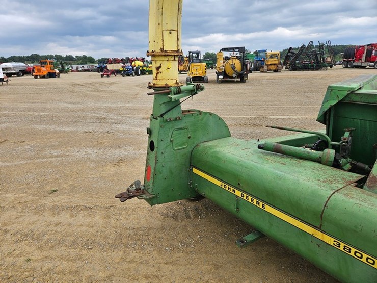 john-deere-3800-image-28