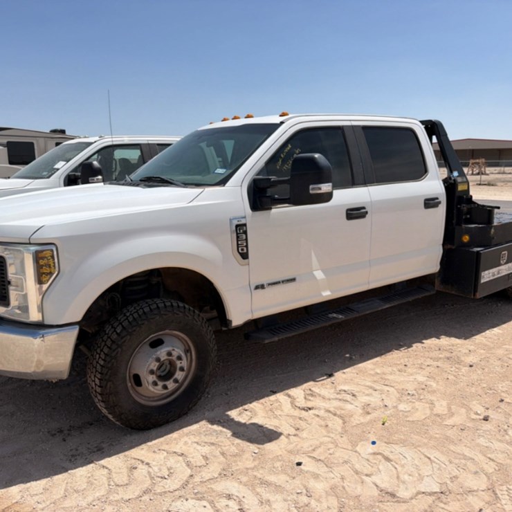2011 FORD F550