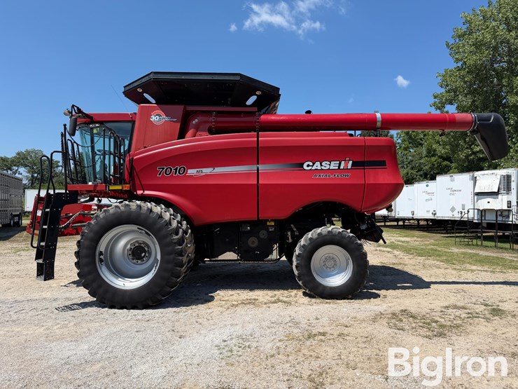 2007-case-ih-7010-image-8